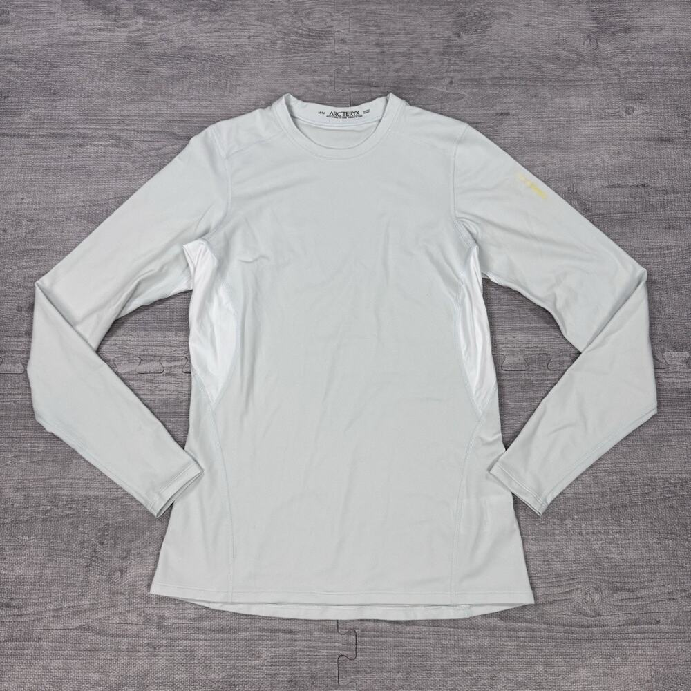 ARC'TERYX Shirt Women M Light Blue Top Crew Neck Long Sleeve Hiking Outdoor EUC